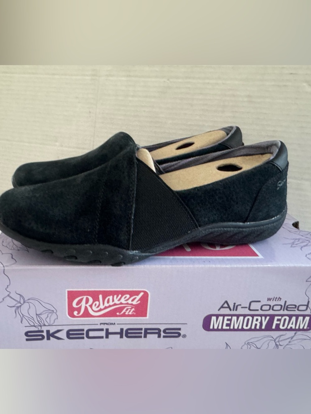 Skechers Breathe Easy Kindred Women’s Slip on suede Shoes Memory Foam black 5